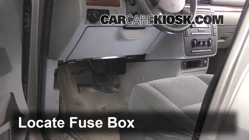 2004 Ford Freestar SEL 4.2L V6 Fusible (intérieur)